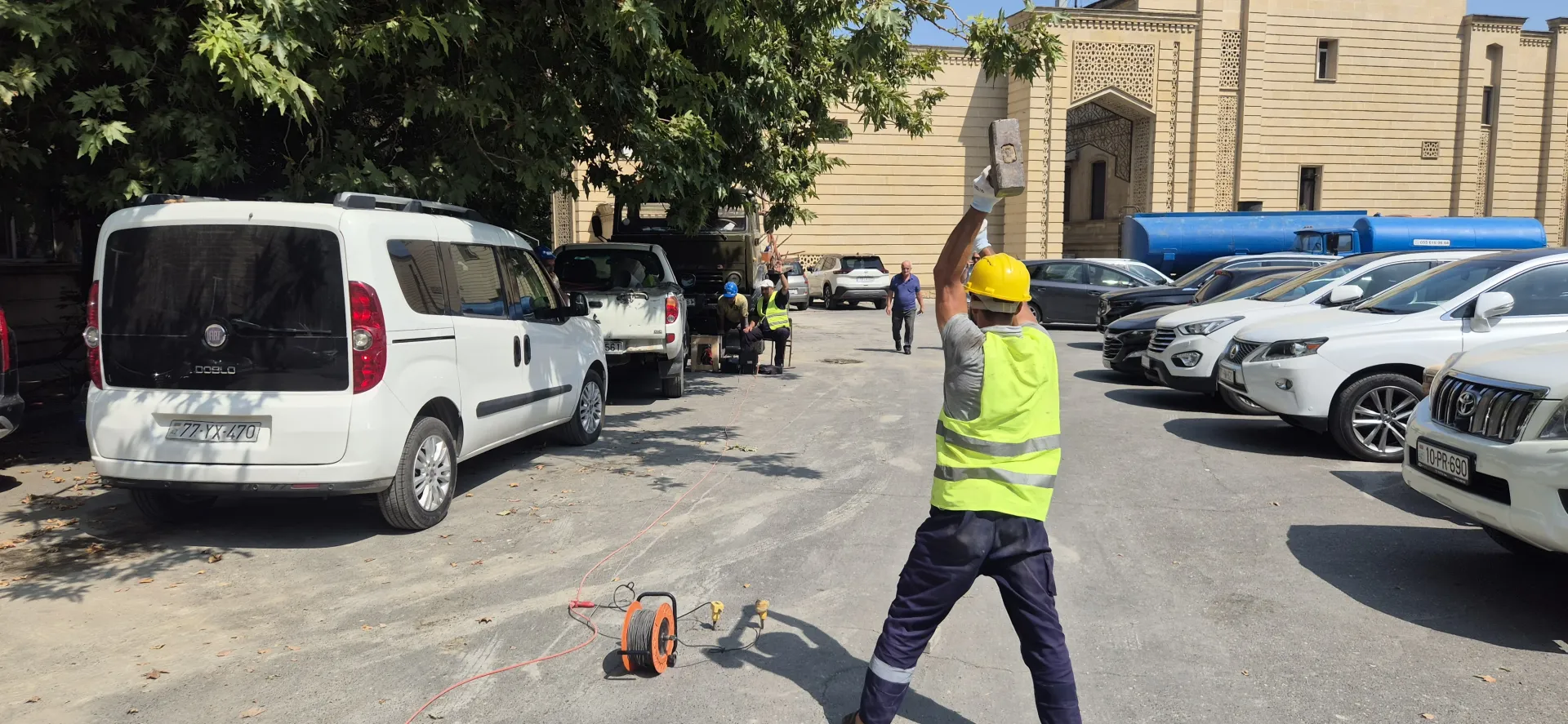 İçərişəhər metrosu sonrası dönmə kamerası və yeraltı dayanacaq