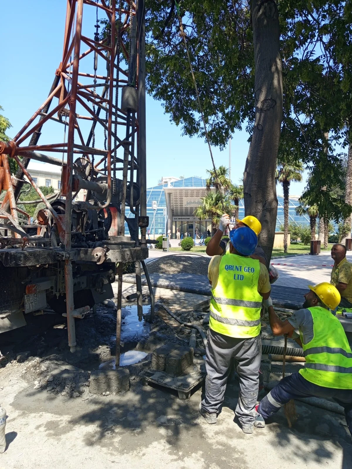 İçərişəhər metrosu sonrası dönmə kamerası və yeraltı dayanacaq