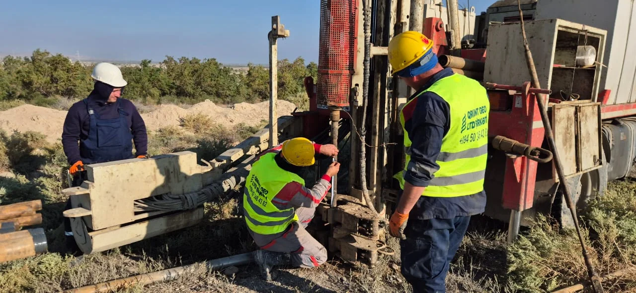 M-1 Bakı-Quba-Rusiya Federasiyası ilə Dövlət Sərhədi Ödənişli Avtomobil Yolu İlə M-3 Ələt-Astara-İran İslam Respublikası Dövlət Sərhədi Avtomobil Yolunu Birləşdirən Yeni Avtomobil Yolu Lot-1 ( KM: 0+000-30+000) layihələndirilməsi